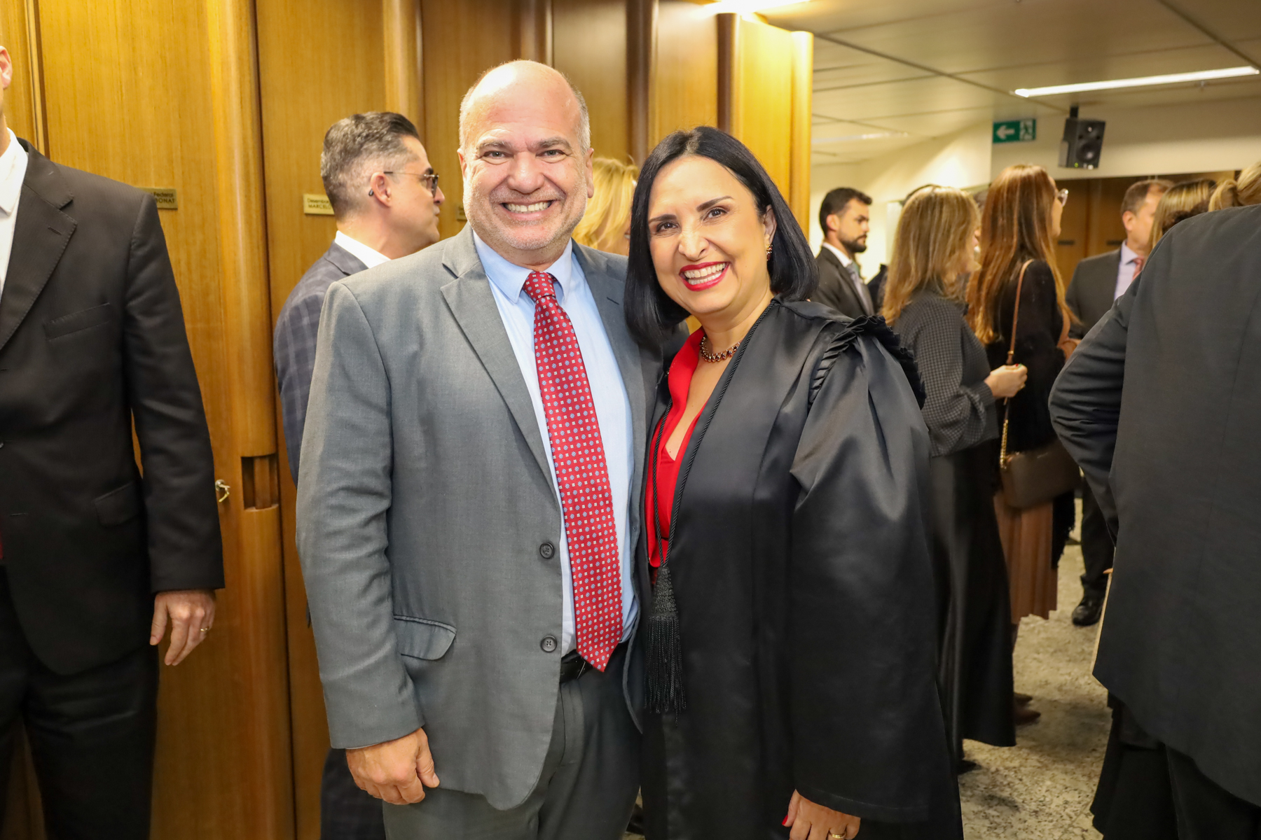 Des. João Paulo Lucena (ouvidor do TRT-RS) e Desa. Salise Monteiro Sanchotene (corregedora do TRF4)