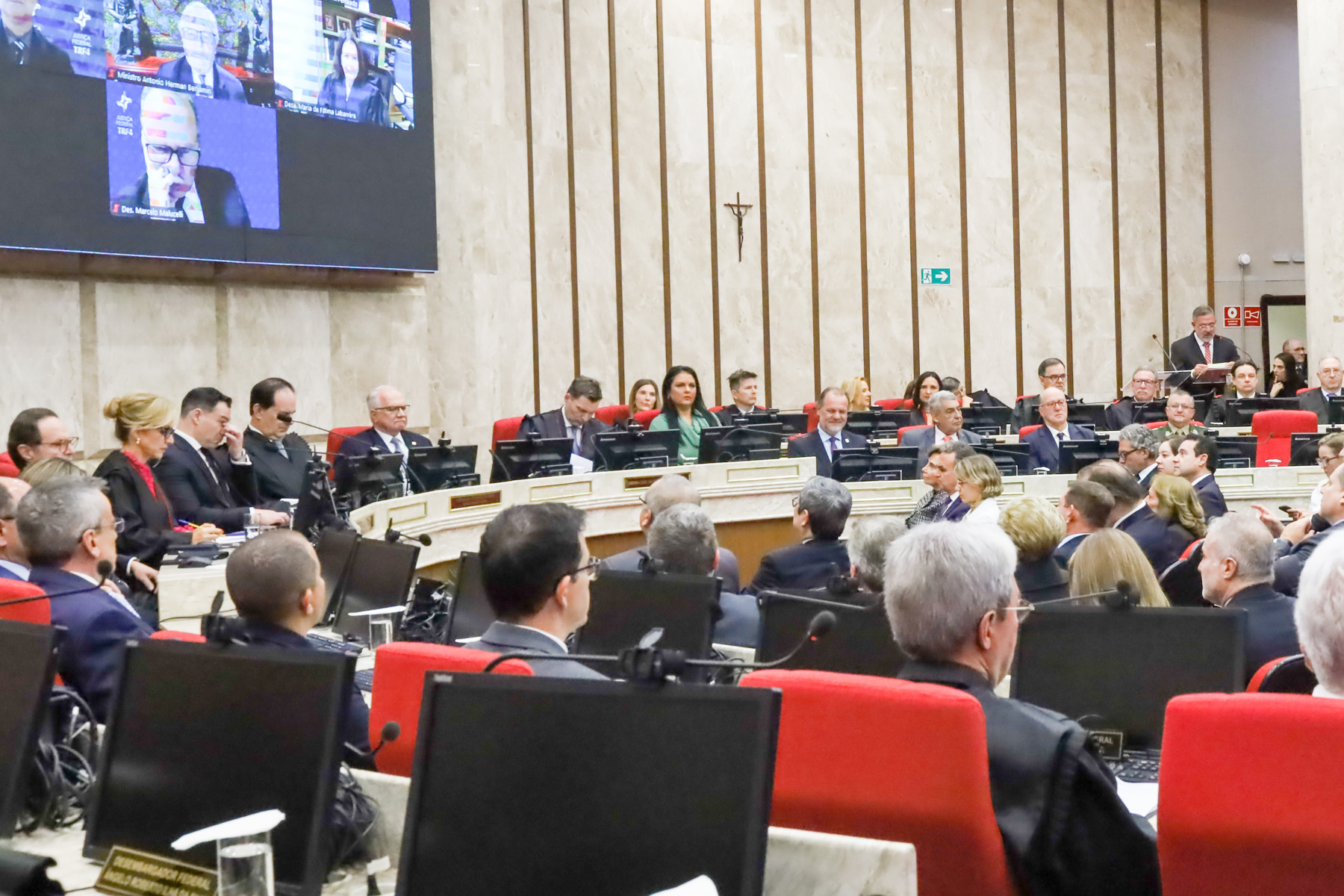 Desa. Tânia Reckziegel (de verde) representou o Superior Tribunal Militar