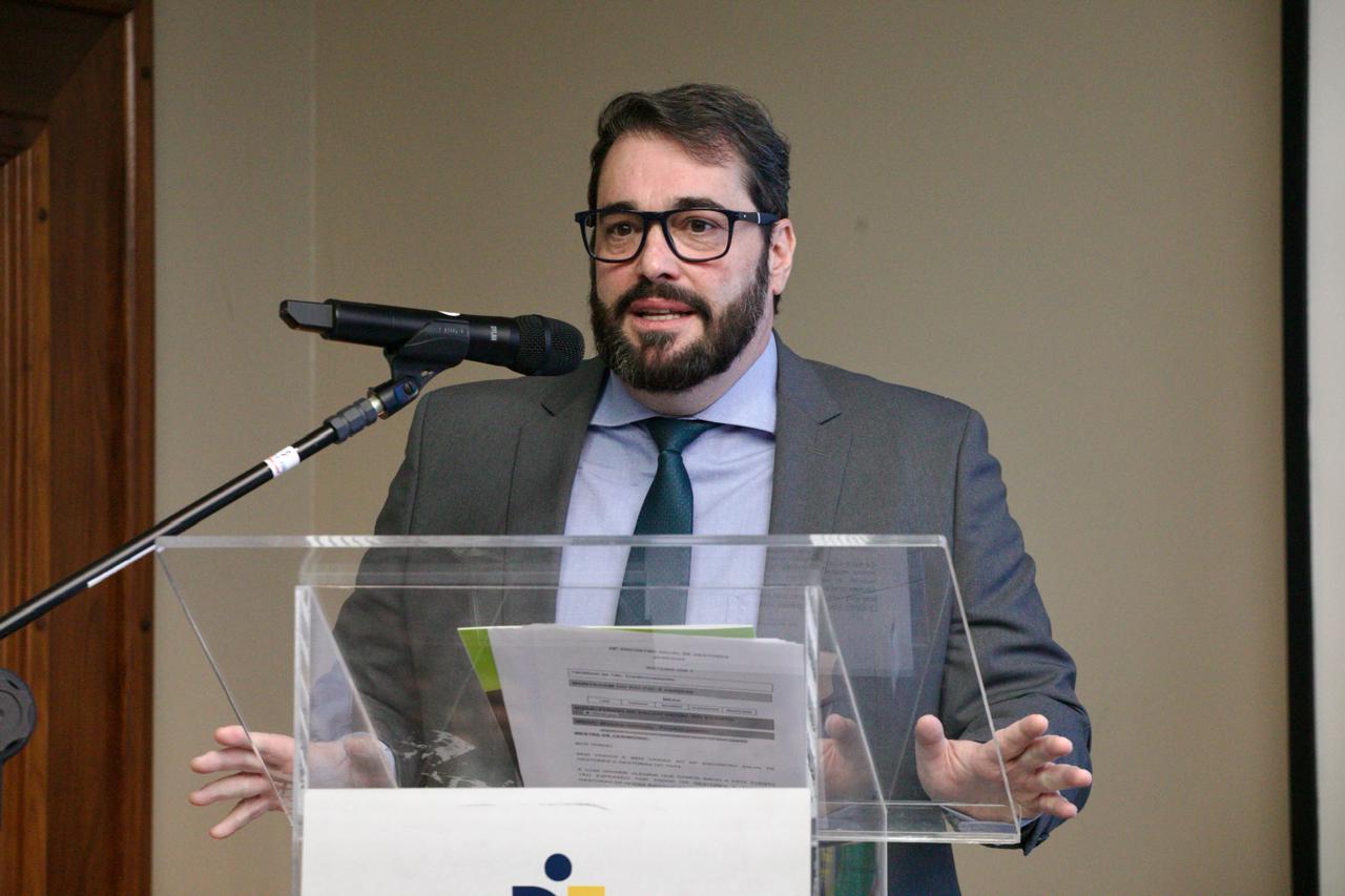 Foto do desembargador Alexandre Corrêa da Cruz.