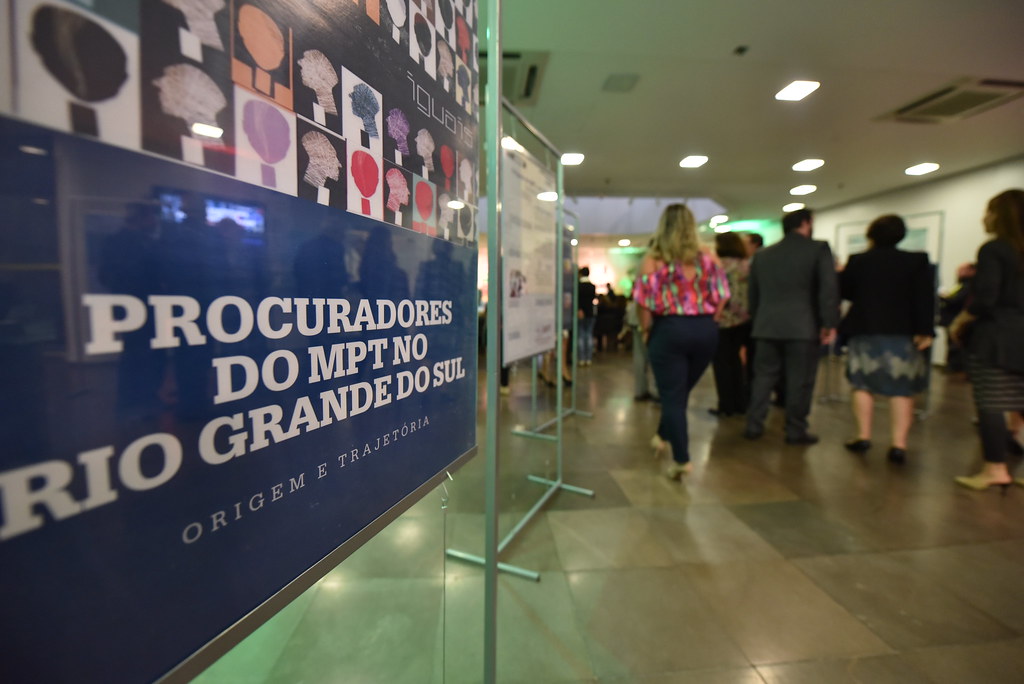 Foto da exposição sobre os Procuradores do MPT do RS