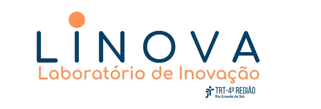 Logo do Linova em azul e laranja. A palavra Linova está no centro, em azul. Acima da letra I aparece um círculo laranja. Abaixo da sigla está escrito "Laboratório de Inovação" em laranja, e mais abaixo aparece o logo do TRT-RS em azul.
