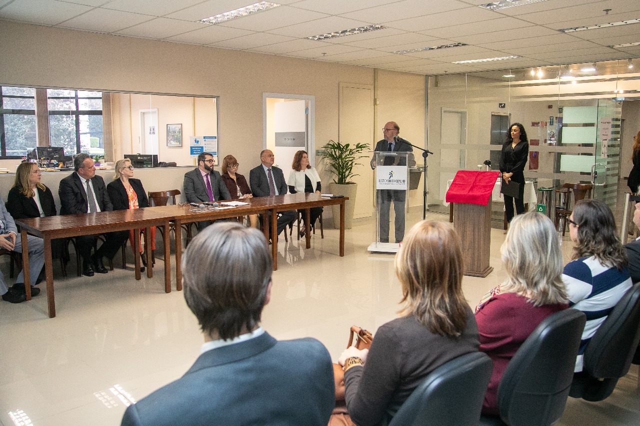 Ricardo Martins Costa e mesa de magistrados