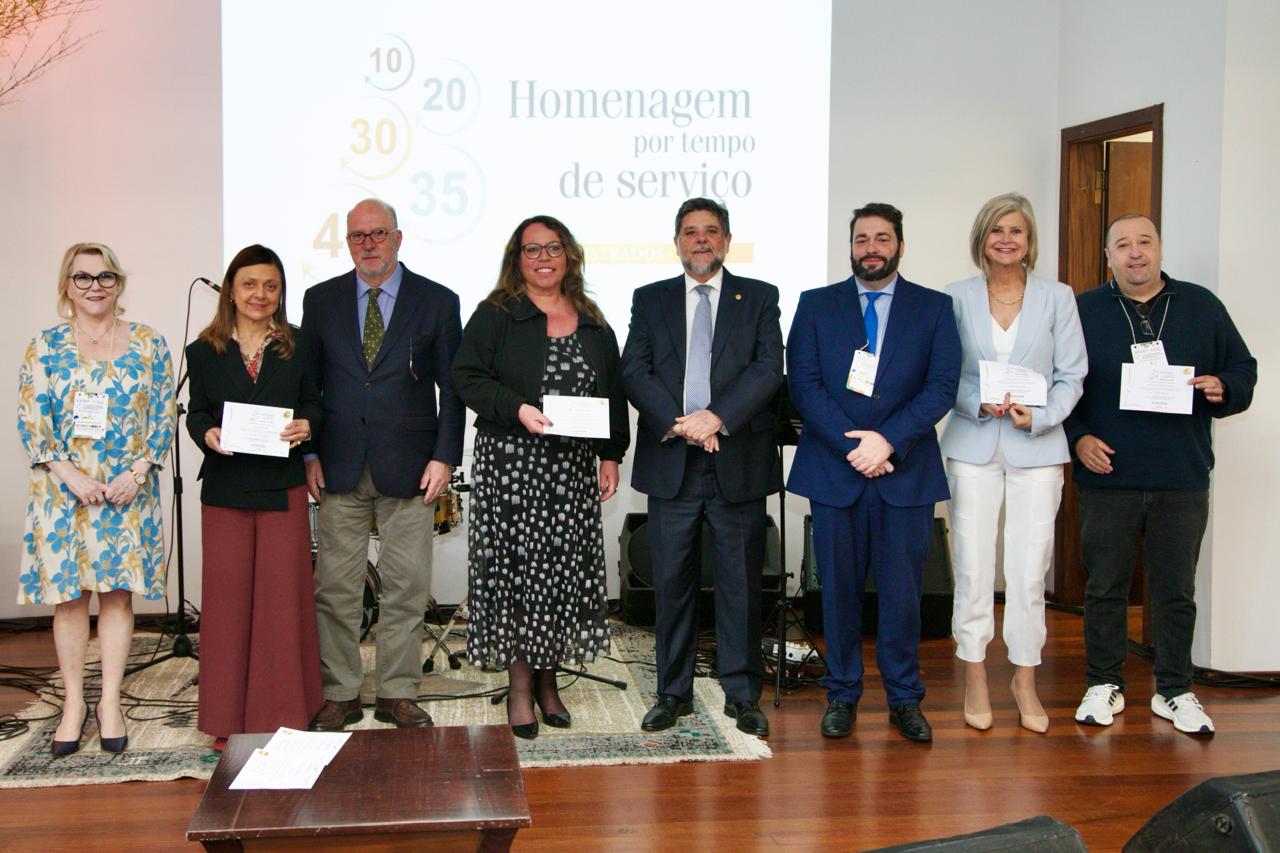 Magistrados homenageados com 30 anos de serviço.