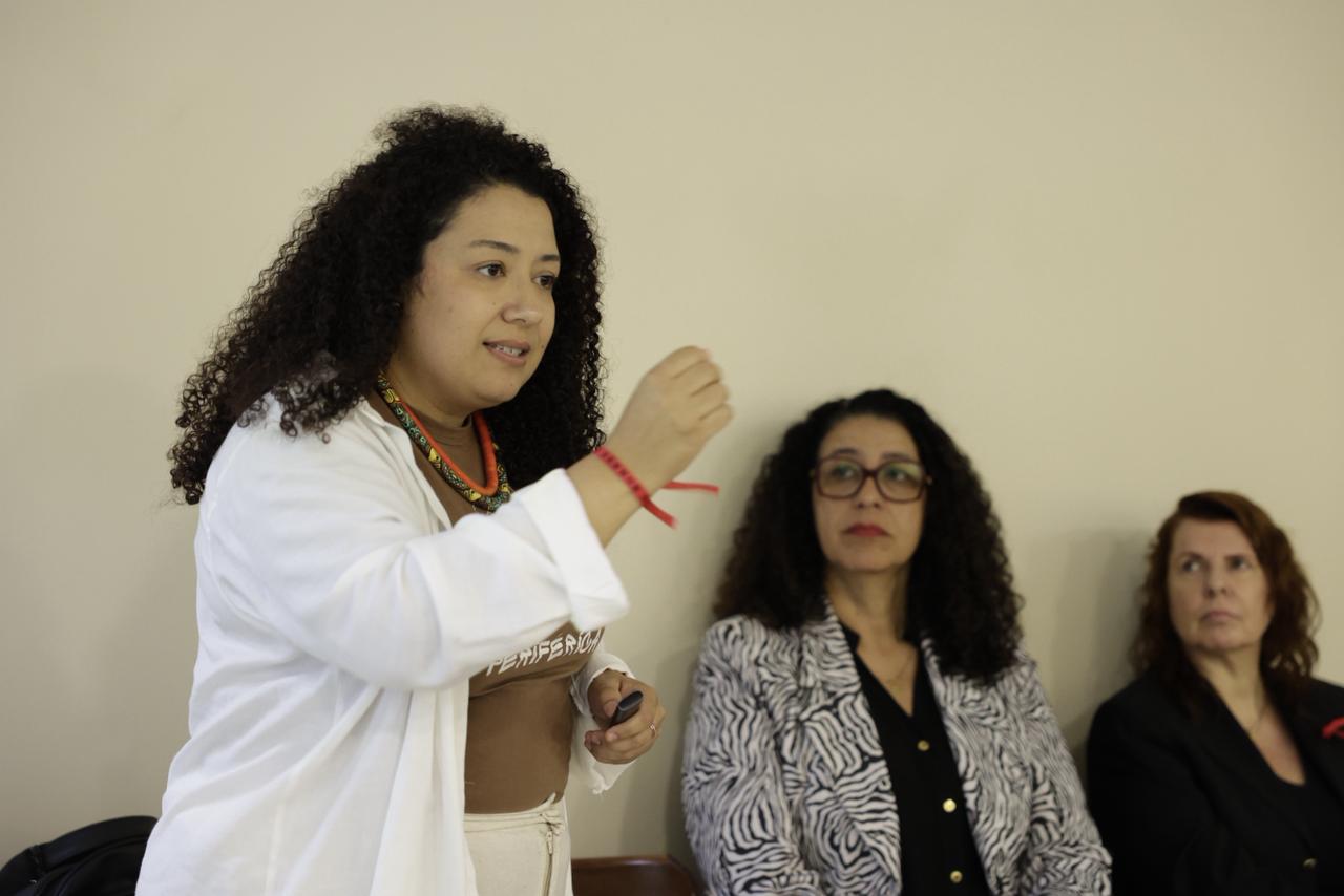 Professora Isadora Trajano.