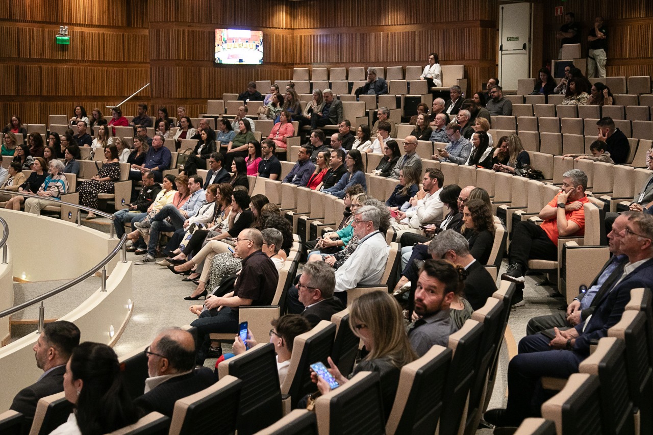 Público na plateia do Plenário