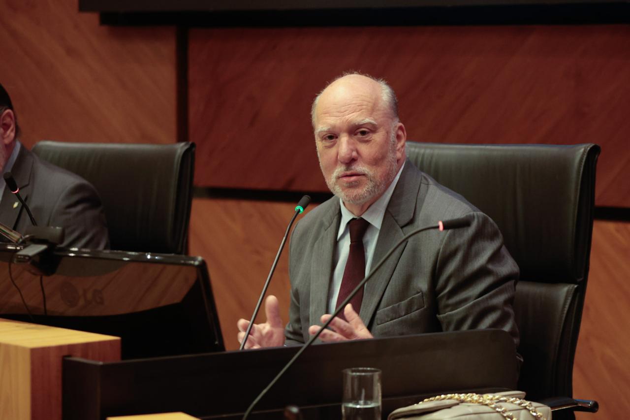 Presidente do TRT4 Desembargador Ricardo Martins Costa se pronunciando