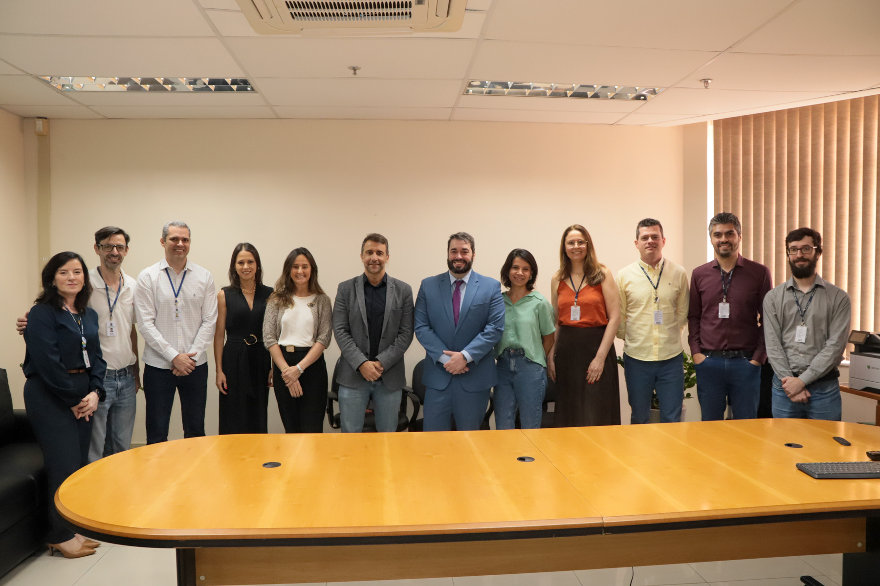 Foto posada dos participantes da reunião