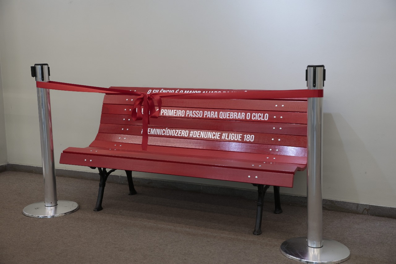 A foto mostra o Banco Vermelho.