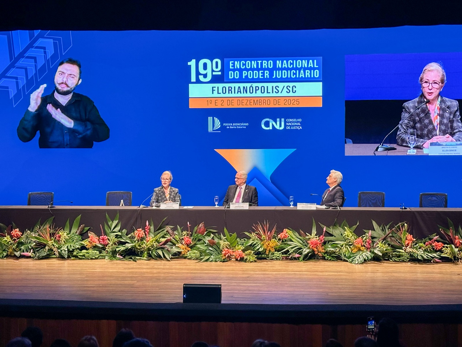 A foto mostra palestra de Elen e Vilhena.