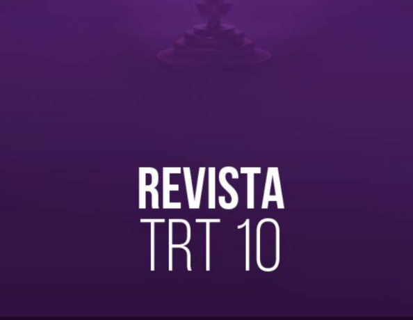 #paratodomundover: Detalhe da capa da revista com os dizeres: REVISTA TRT10, sobre fundo roxo em degradê.