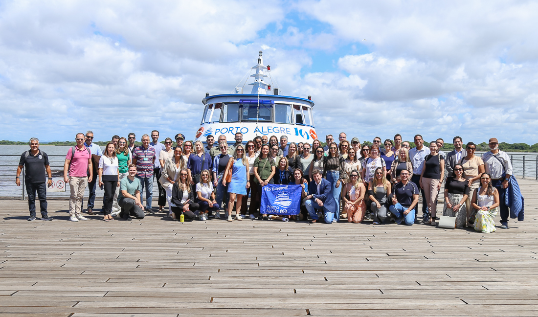 Foto coletiva de visita ao guaíba