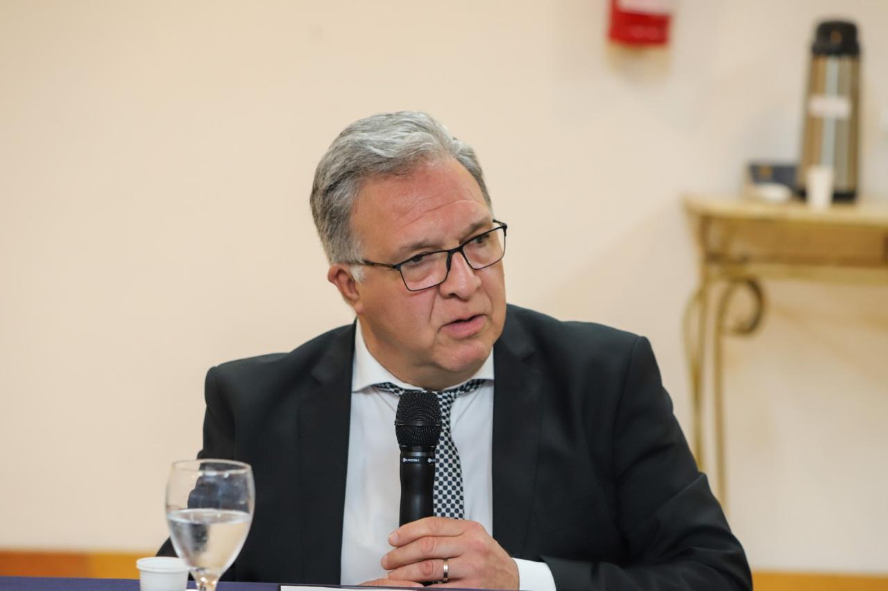 Des. Cláudio Cassou