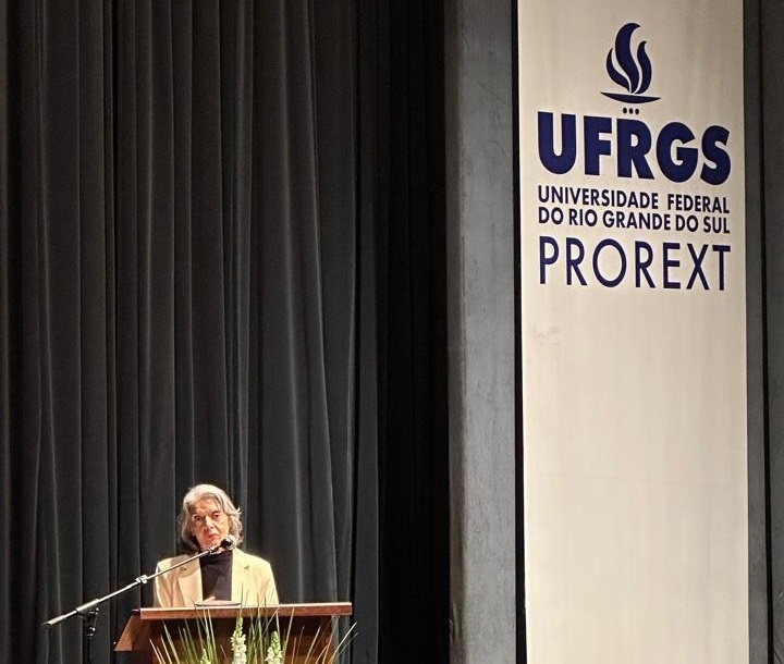Ministra Cármen Lúcia na Aula Magna, no Salão de Atos da UFRGS