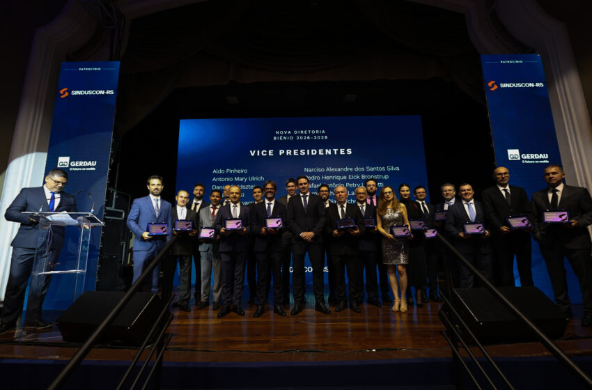 Foto da nova diretoria do Sinduscon-RS
