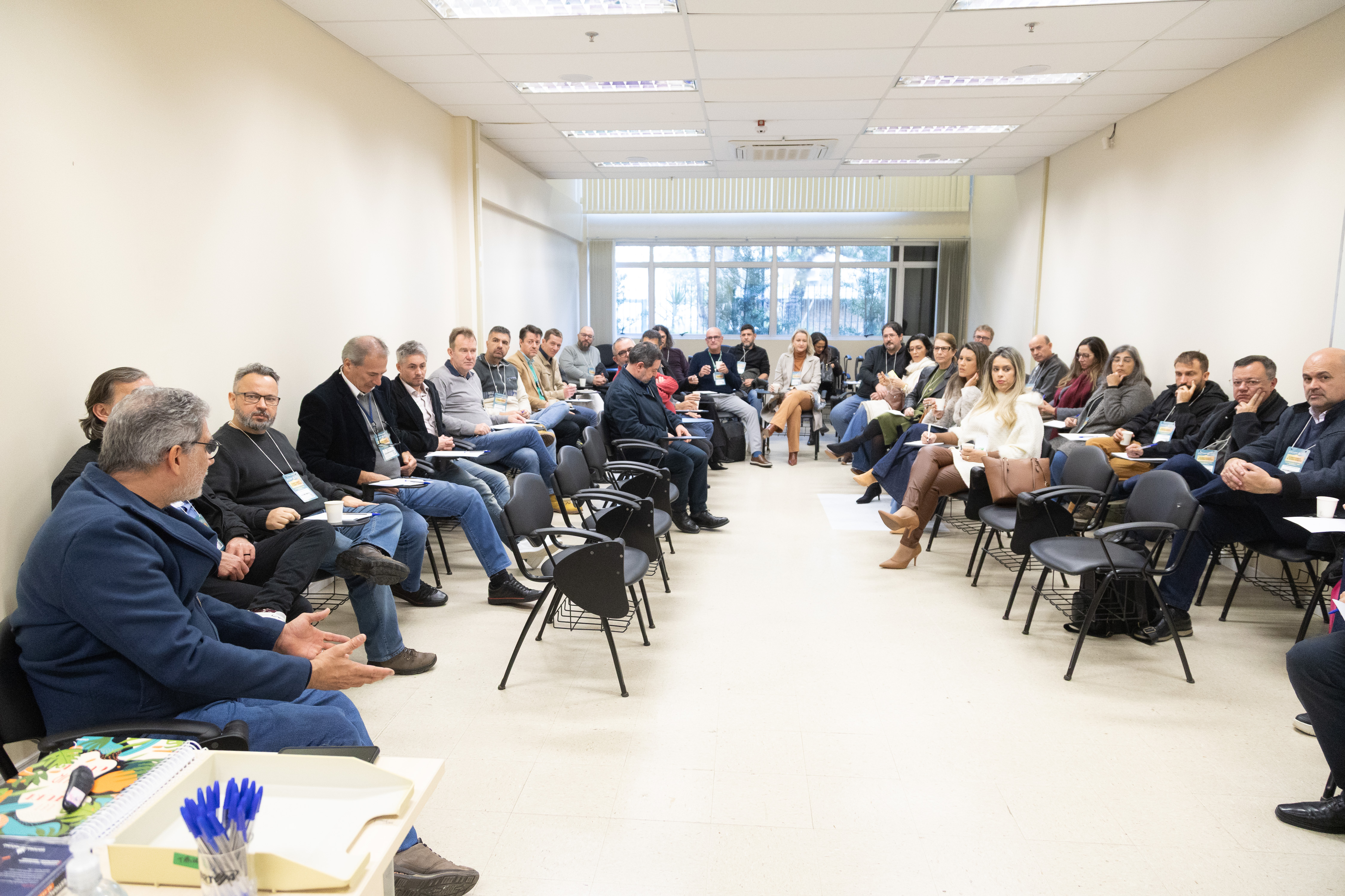Oficina conduzida pelo servidor Elton Luiz Decker.