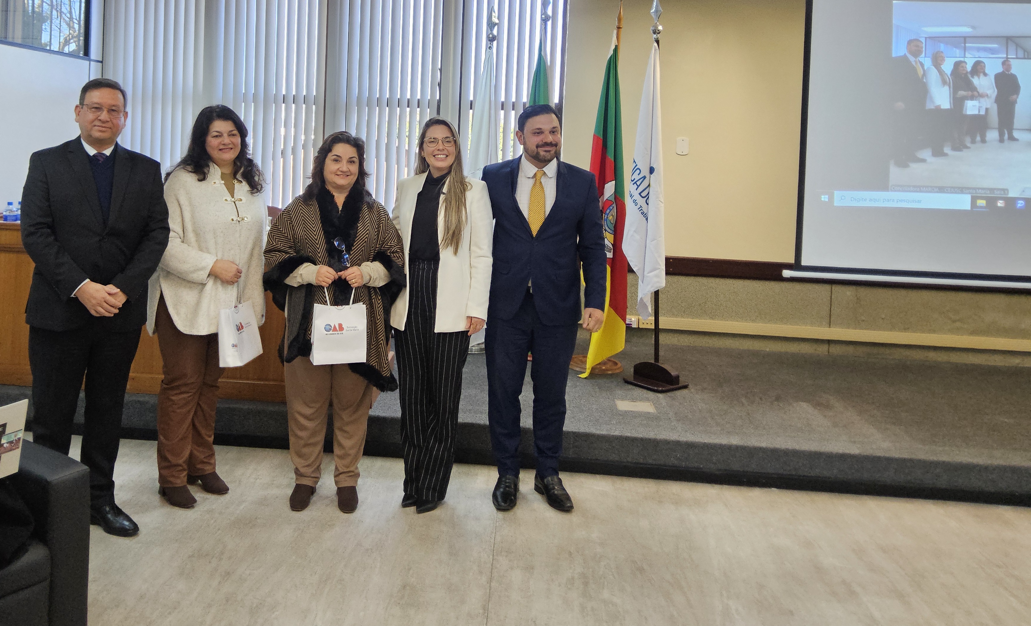 Juiz Gustavo, Marilaine, Márcia, advogada Patrícia Pinton e advogado Lucas Soares.