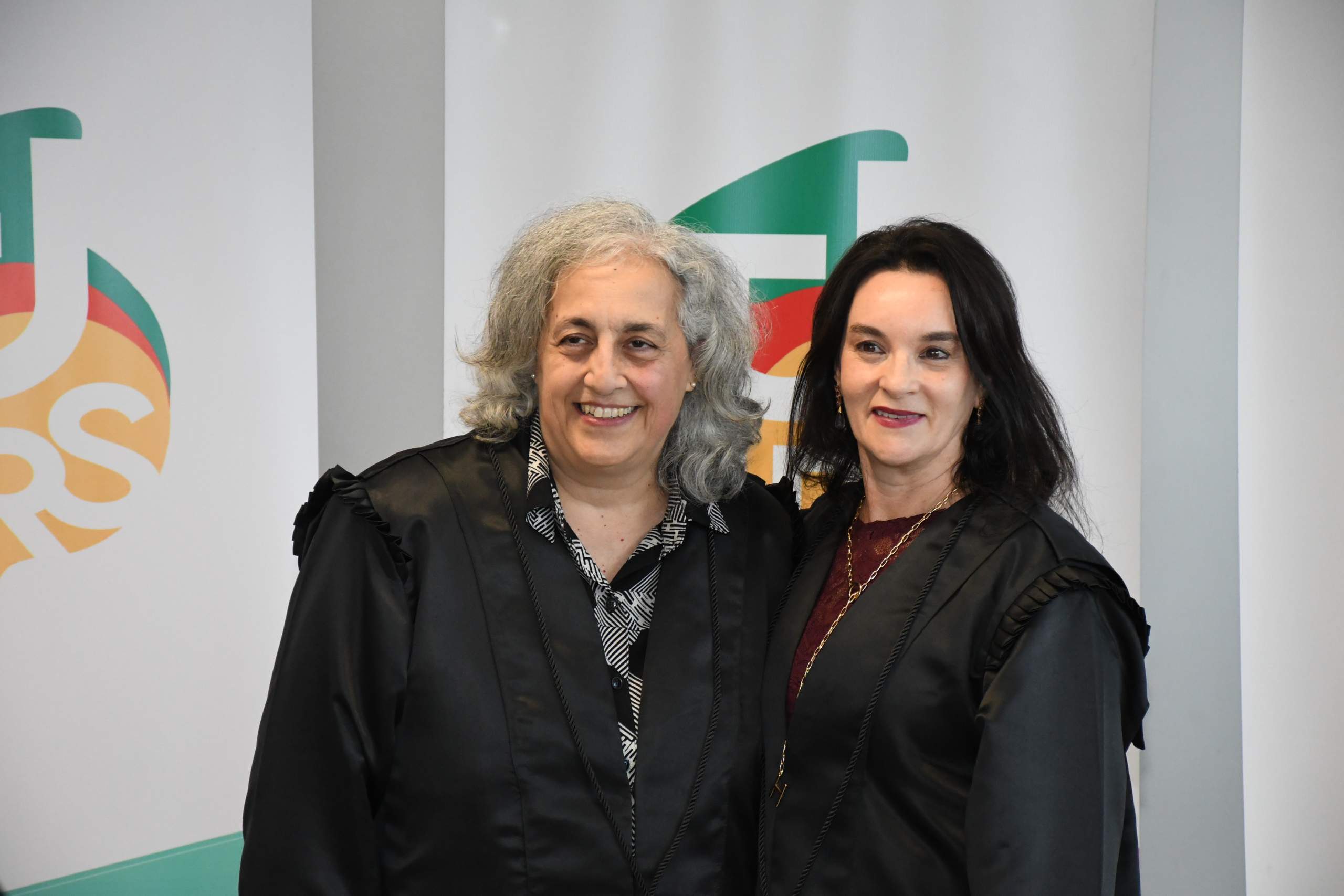 Desa. Claudia Lima Marques (à esq.) e Desa. Heloísa Helena Zigliotto