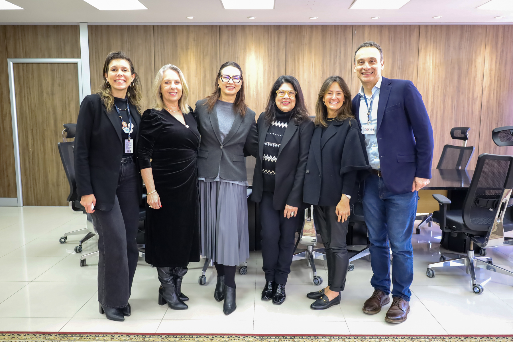 Jaqueline, Angela, Eliane, Brígida, Luciana e Fabio