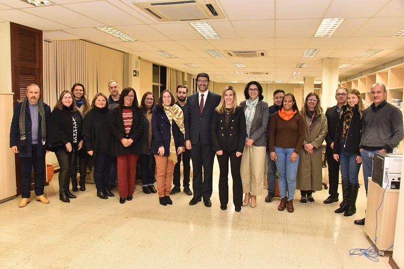 Presidente, com juízas e servidores do Foro Trabalhista de Bagé