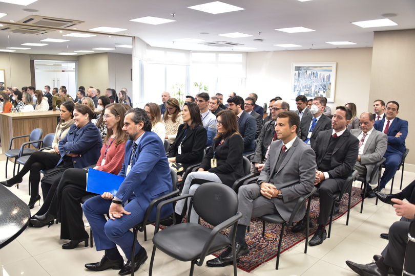 Reunião do Ministro Caputo Bastos e equipe da correição com a Administração e gestores das áreas administrativas e judiciárias do TRT-4, no Salão Nobre