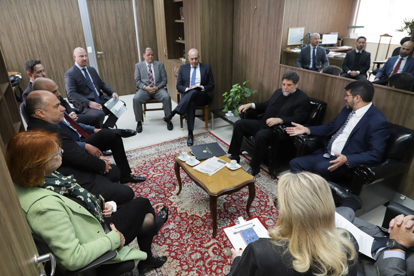 Reunião do Min. Caputo Bastos com desembargadores da Administração e juízes auxiliares