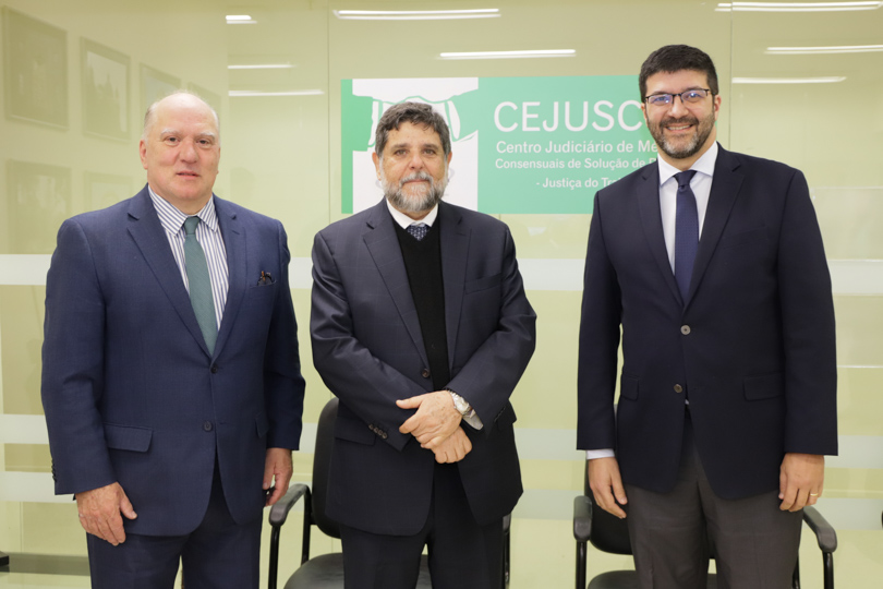 vice-presidente Martins Costa, ministro Caputo Bastos e presidente Francisco Rossal.