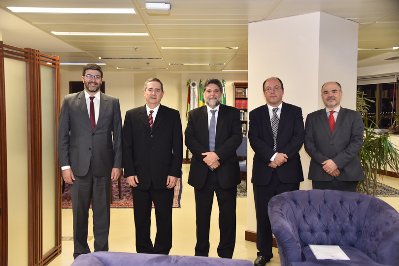 Des. Rossal, Des. Valle Pereira, Min. Caputo Bastos, Des. Cândido e Juiz Loraci