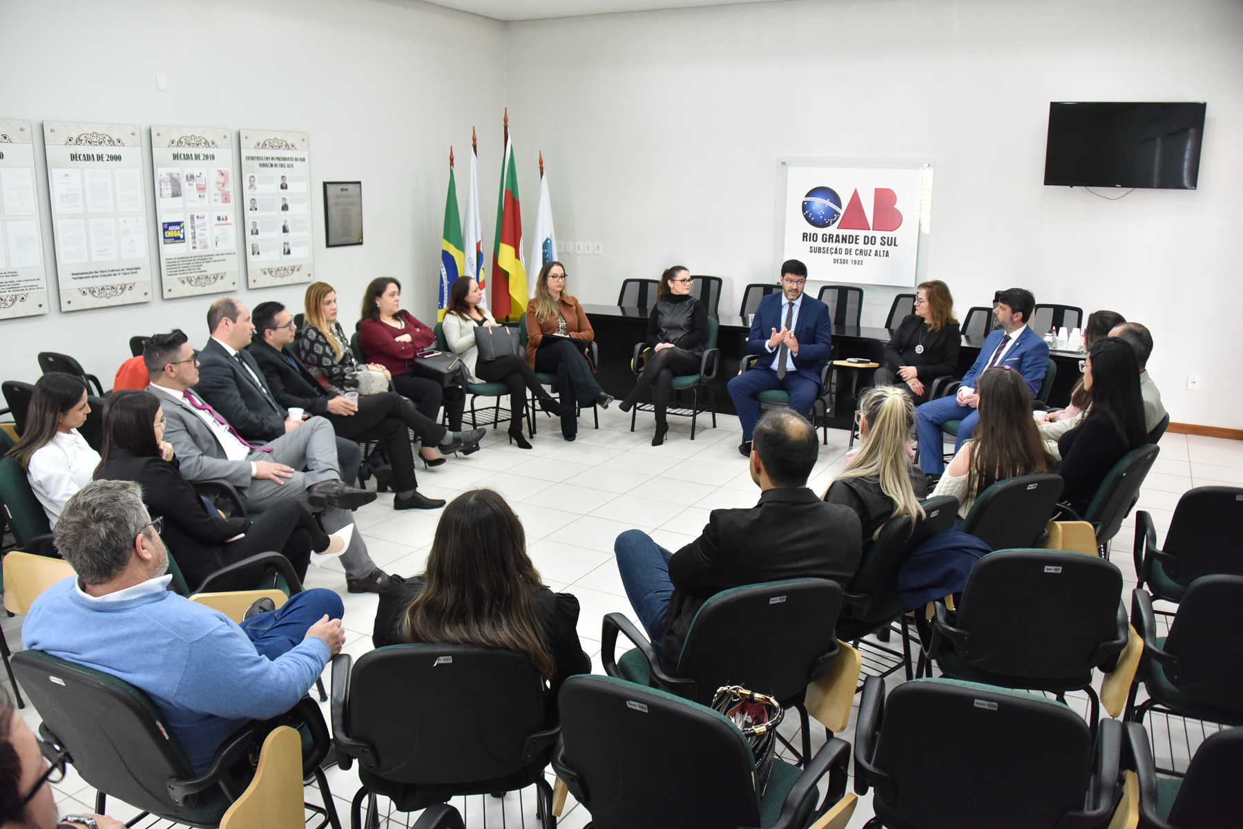 Reunião com advogados na subseção Cruz Alta da OAB
