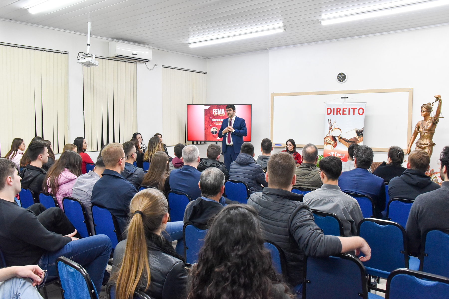 Palestra na FEMA