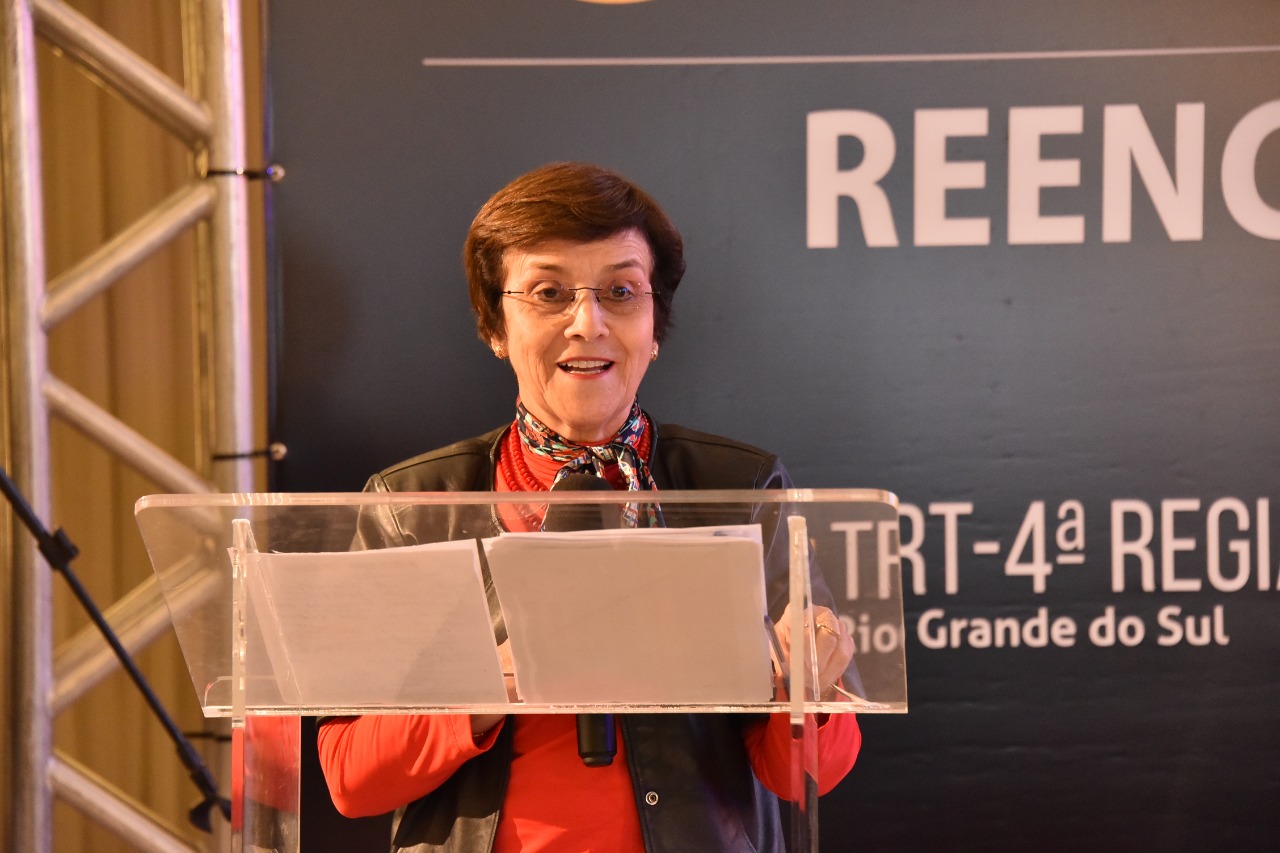 Ministra Delaíde Miranda.