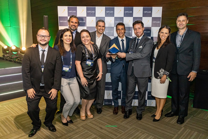 Igor Bochi, Janina Fagundes, Rejane Donis (à frente), Adolfo Pereira, Frederico Cardoso, André Farias, Rodrigo Trindade, Natacha de Oliveira e Pablo Barros.