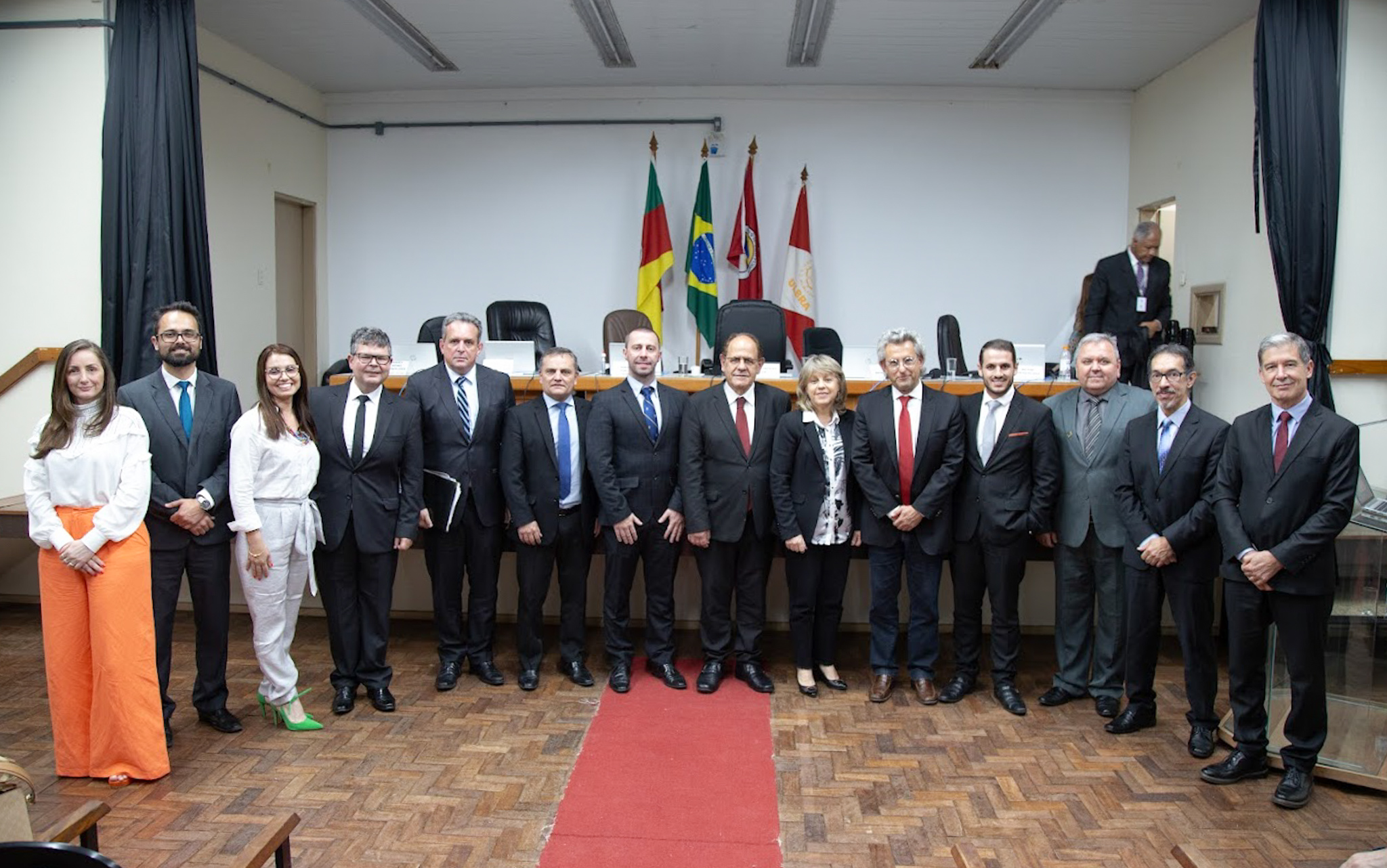 Magistrados, professores e participantes.