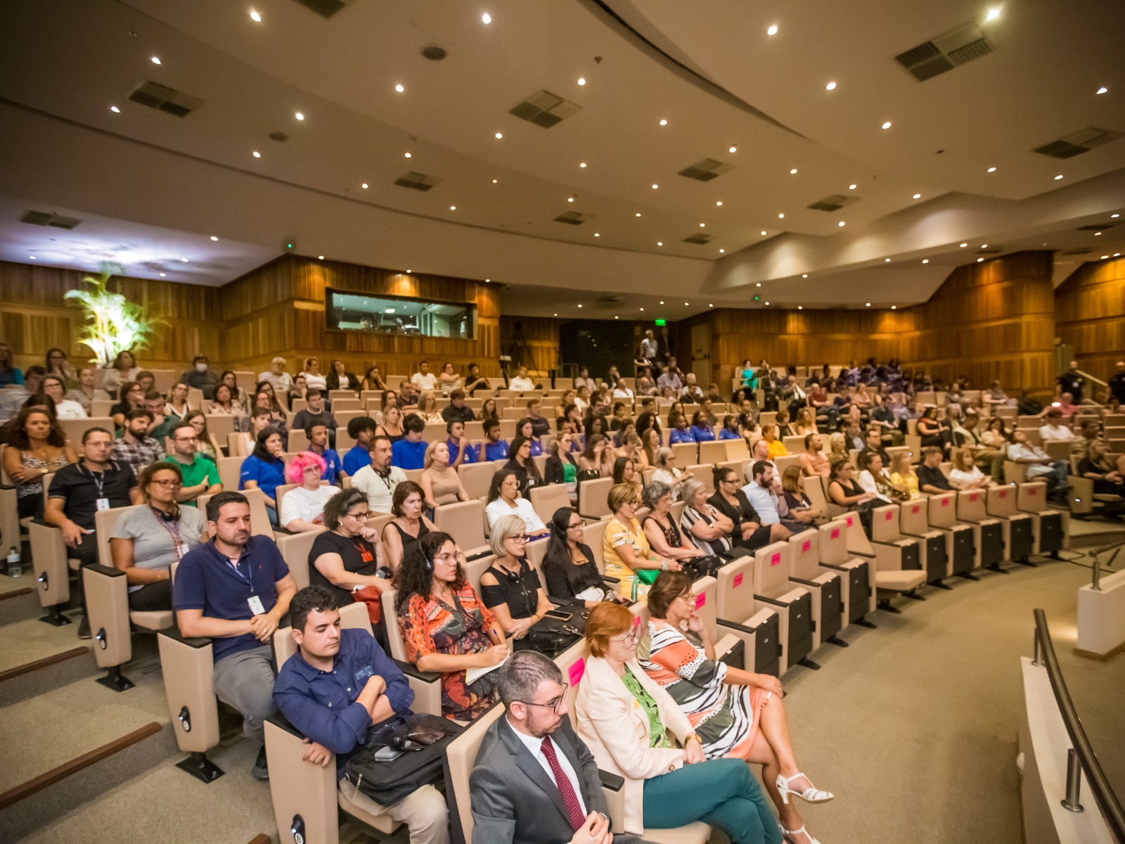 Conferência foi prestigiada por mais de 200 pessoas