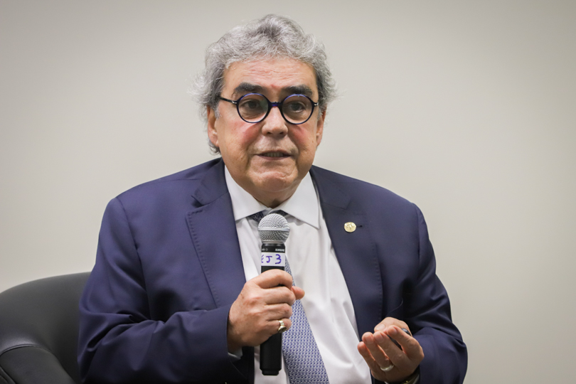 Min. Aloysio Corrêa da Veiga