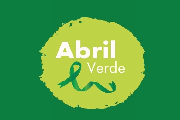 Logomarca da ação Abril Verde com uma fita verde em formato de laço
