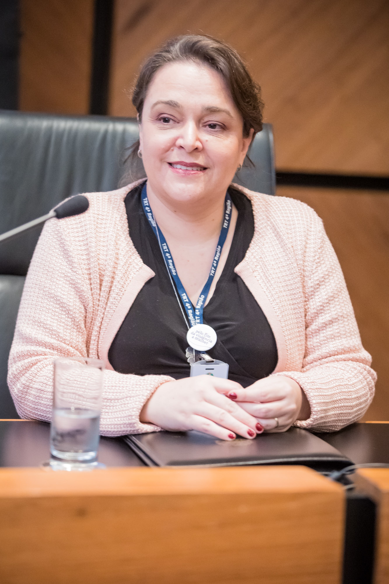 Foto da diretora-geral do Tribunal, Rejane Carvalho Donis.