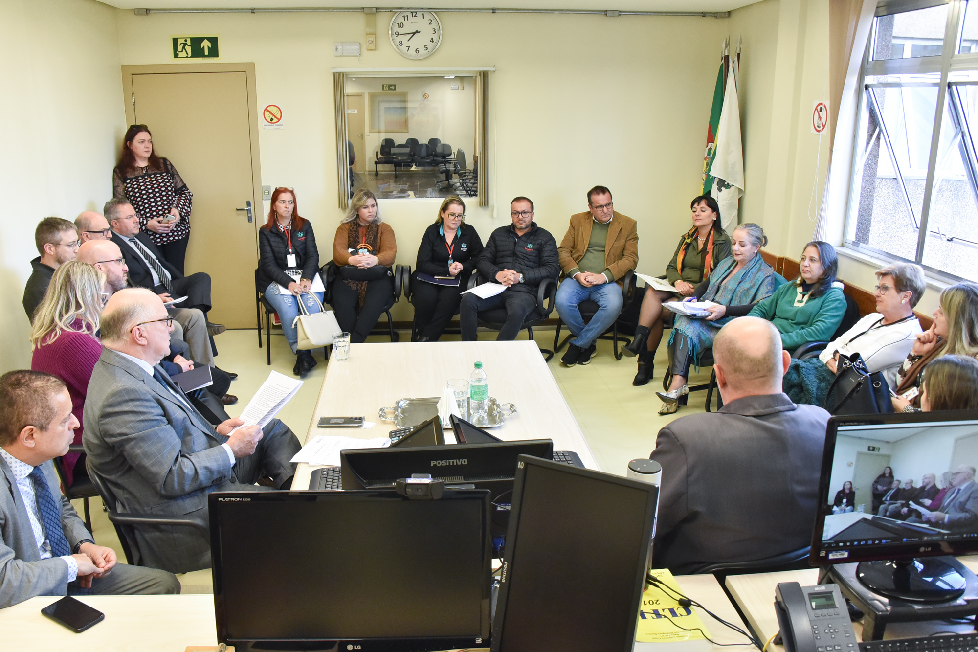 Foto dos participantes da reunião