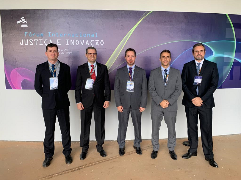 Equipe do TRT-4 presente no Fiji: Juliano Silveira, Frederico Cardoso, Rodrigo Trindade, André Farias e Adolfo Marques Pereira.