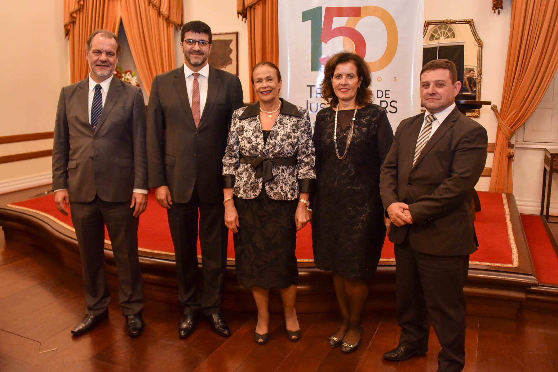 Desembargadores Alberto Delgado Neto (1º vice-presidente), Francisco Rossal de Araújo (presidente do TRT-4), Iris Helena Medeiros Nogueira (presidente), Lizete Andreis Sebben (3ª vice-presidente) e Antonio Vinicius Amaro da Silveira (2º vice-presidente)