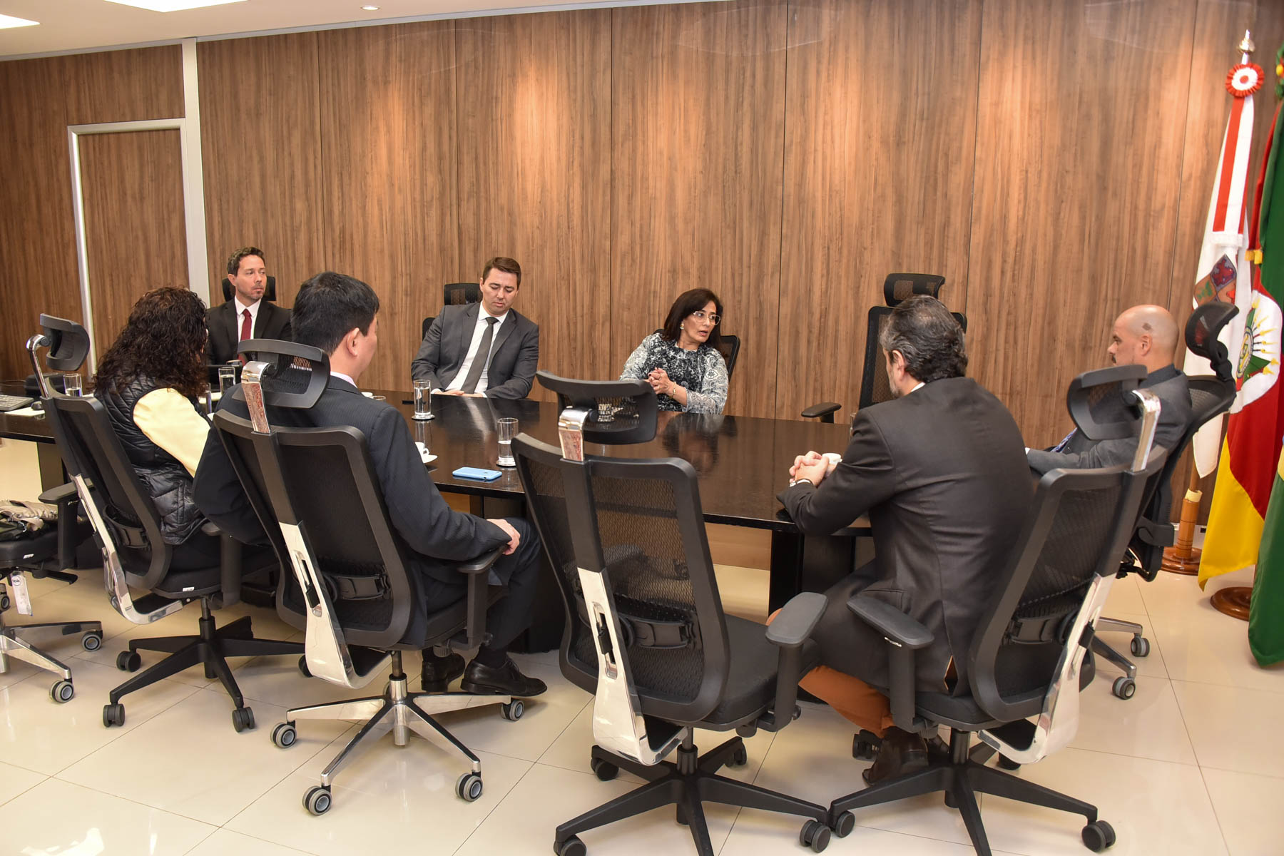 Foto de reunião no Salão Nobre