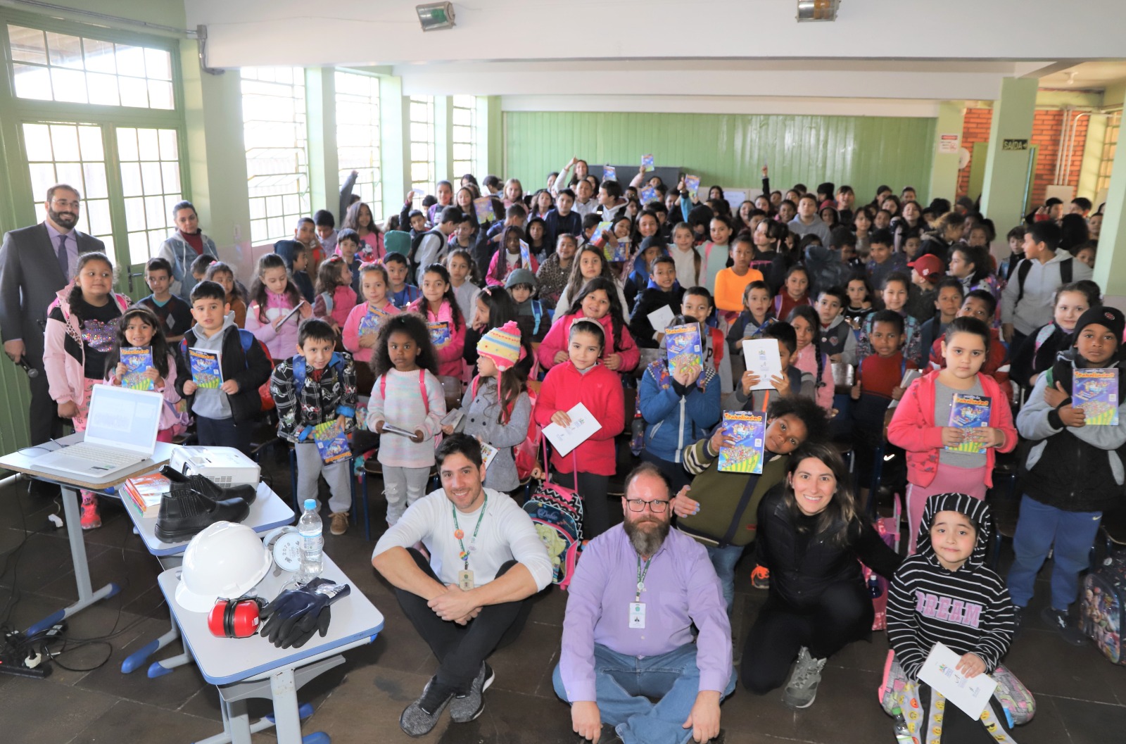 ESCOLAR QUALIFICADO LEVANDO ALUNOS DO INTERIOR PARA CIDADE