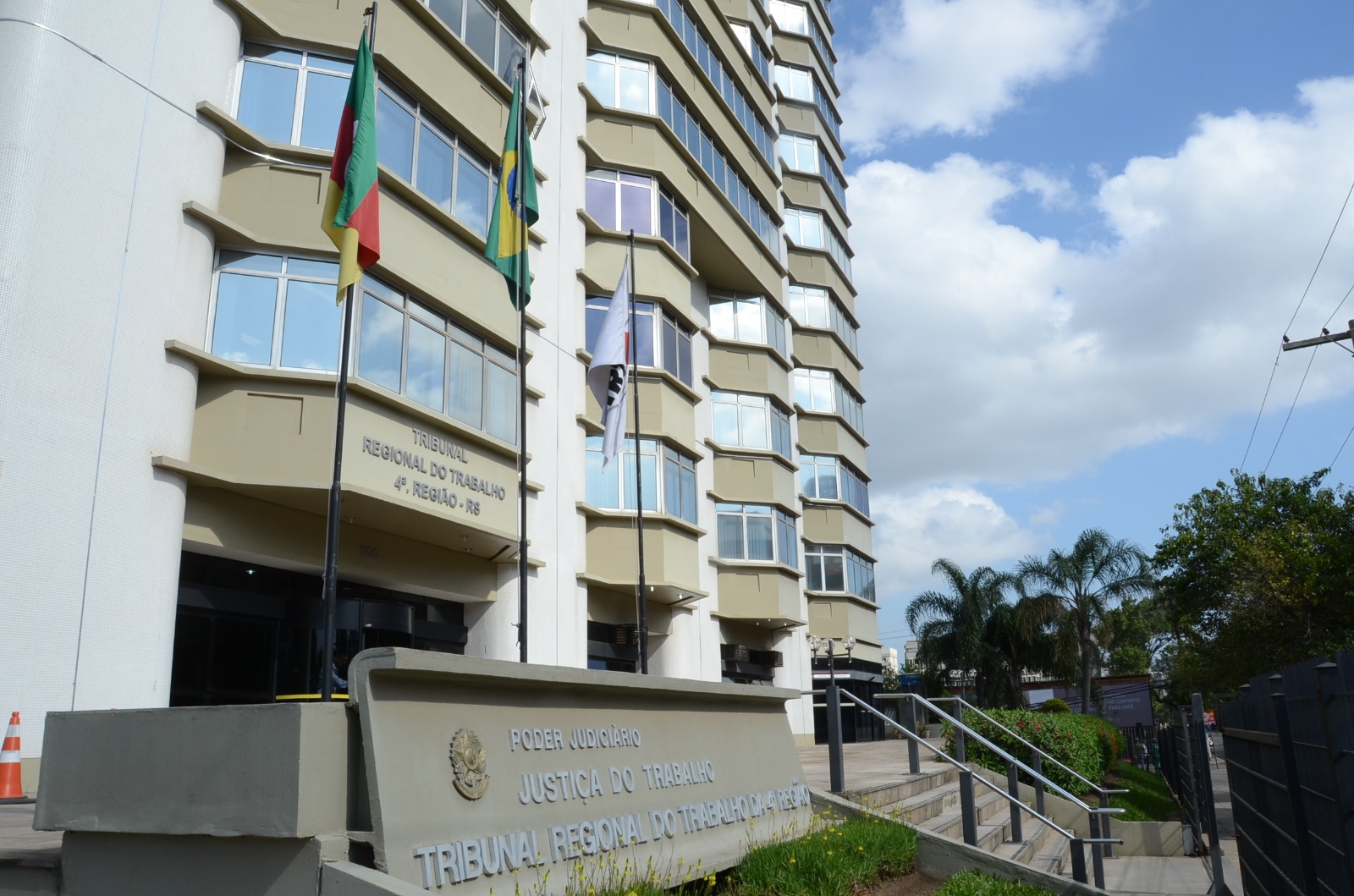 Fachada do Prédio-Sede do TRT-4