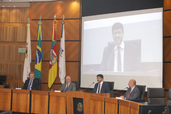 Mesa de abertura do seminário