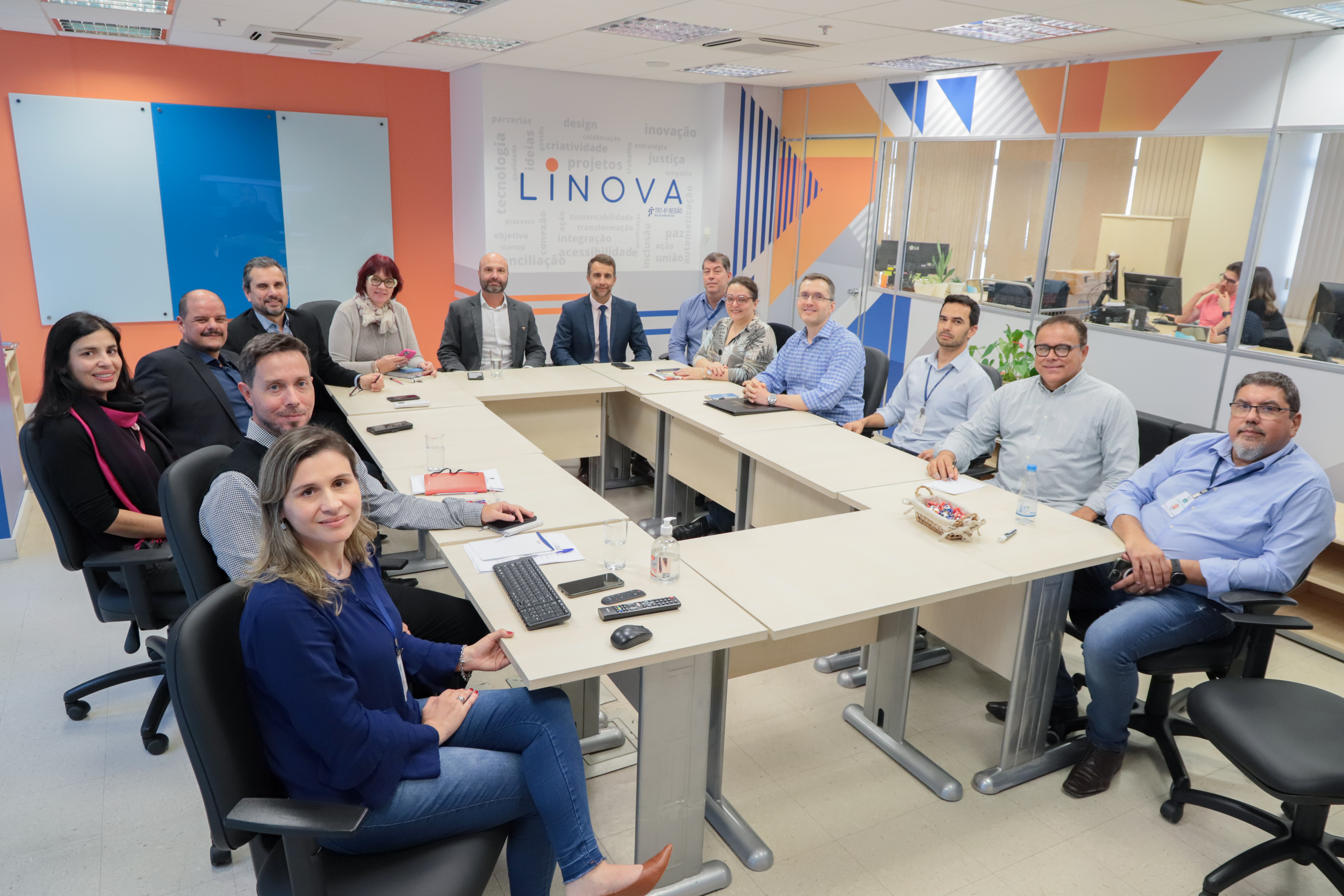 Subcomitê de Inovação do TRT-4 em reunião no Linova