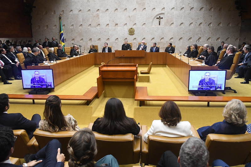 Foto em ângulo aberto da solenidade