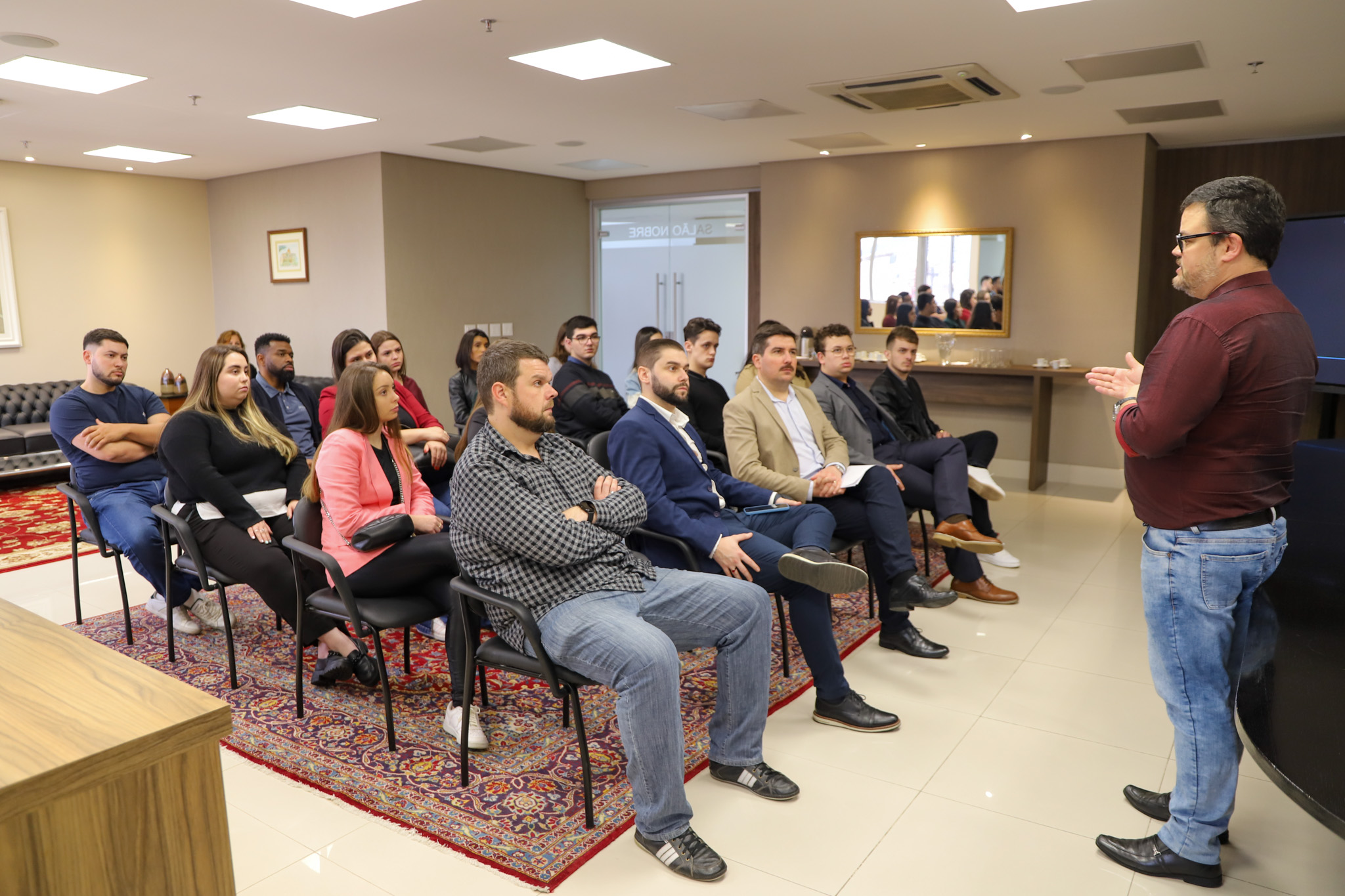acadêmicos recebidos pelo servidor Christiano Oliveira