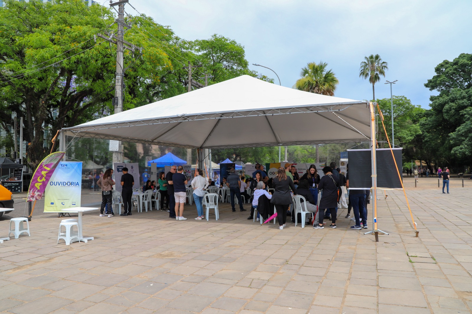 Espaço montado para atender a população