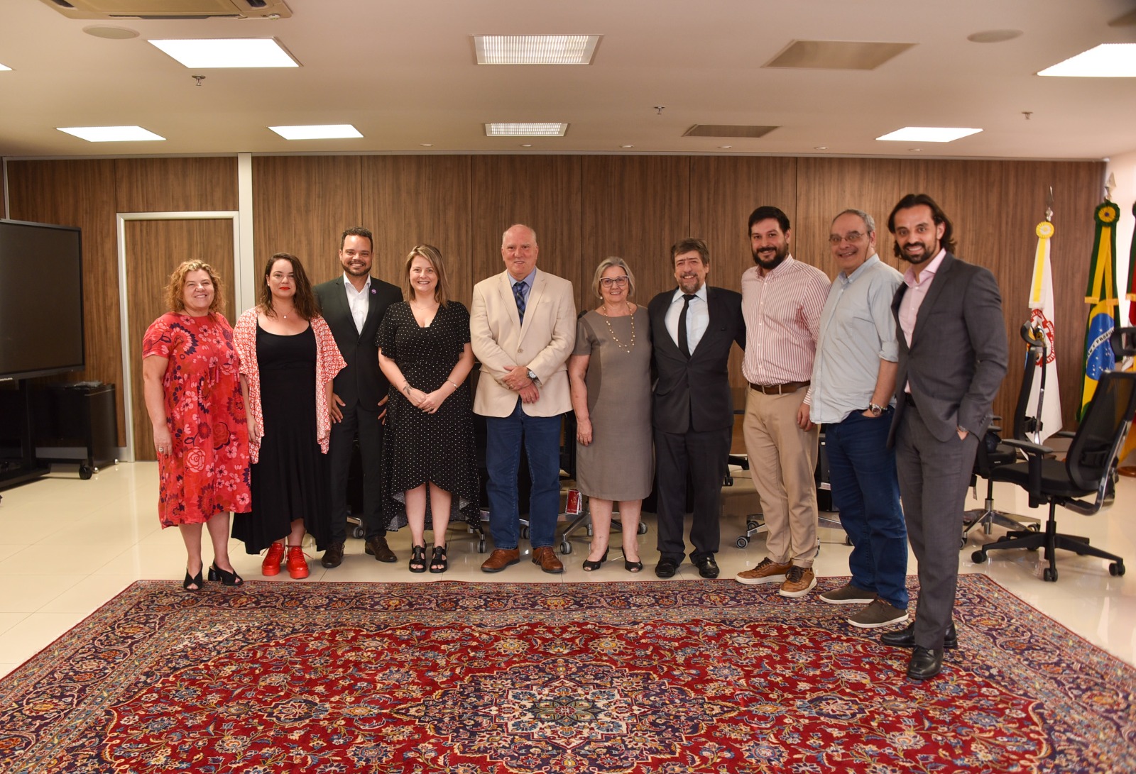 Foto dos participantes da reunião com a Agetra