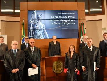 Novos Desembargadores durante evento que foi presidido pela Presidente Iris (ao centro).jpg