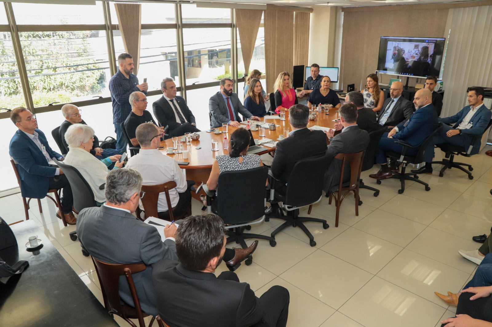 Foto mesa de negociação Cardiologia Alvorada e Cachoeirinha.jfif